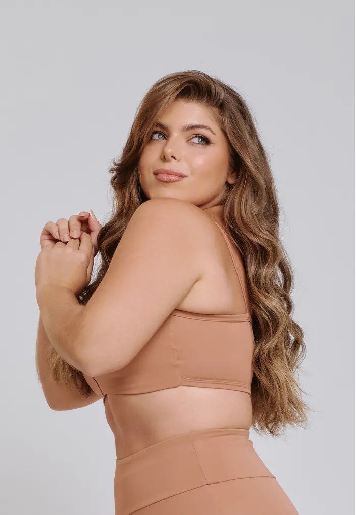 TOP EMBUTIDO DECOTE CANOA MINIMAL MACHIATO