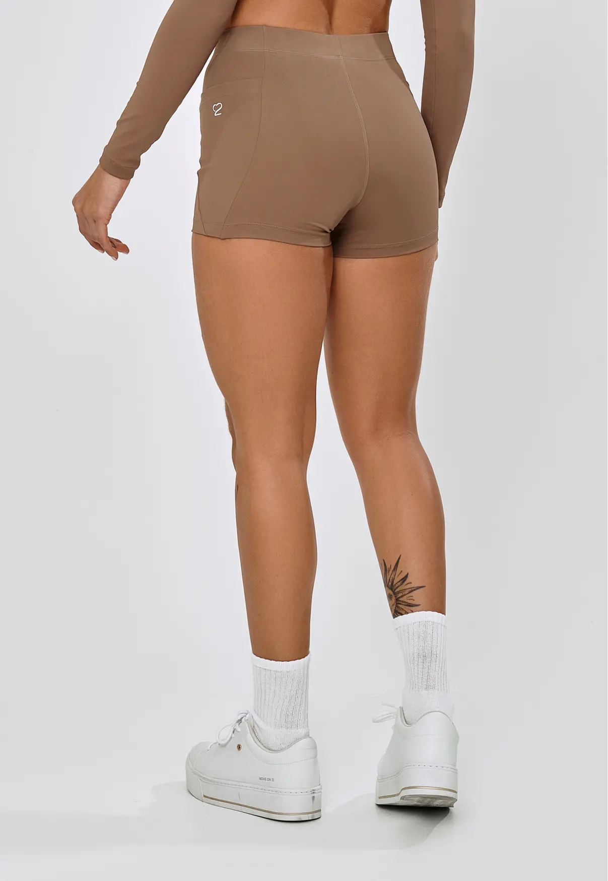 SHORT CROSSFIT COM BOLSOS LATERAIS UV+50 - NUTS