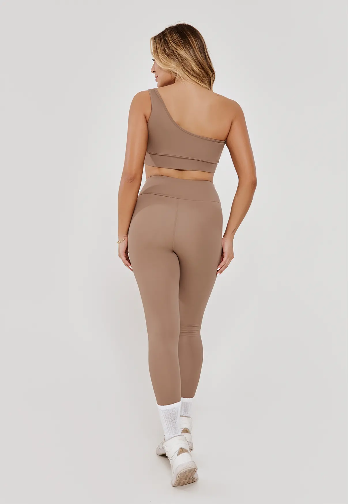 LEGGING BÁSICA SILK MEIO NUTS- POLIAMIDA FIO DUPLO