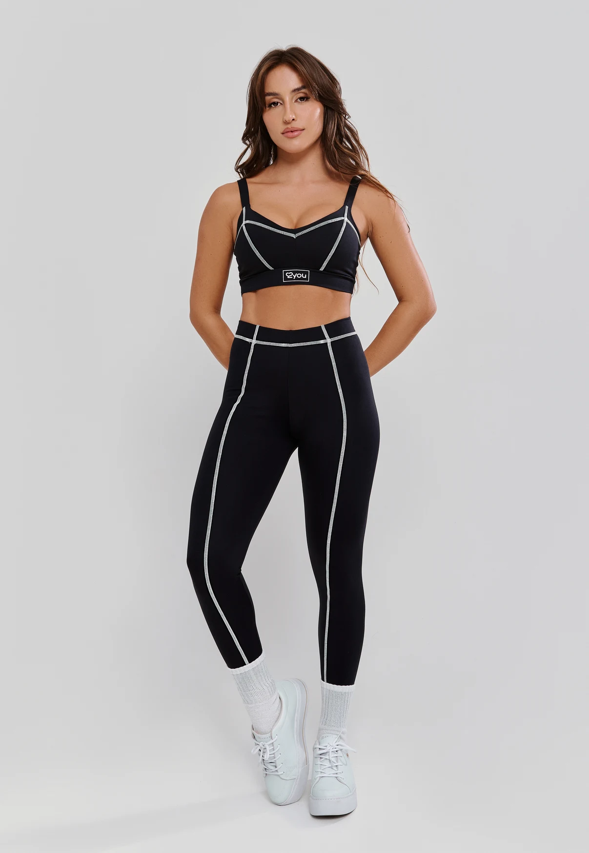 LEGGING COM PESPONTO PRETO - POLIAMIDA FIO DUPLO