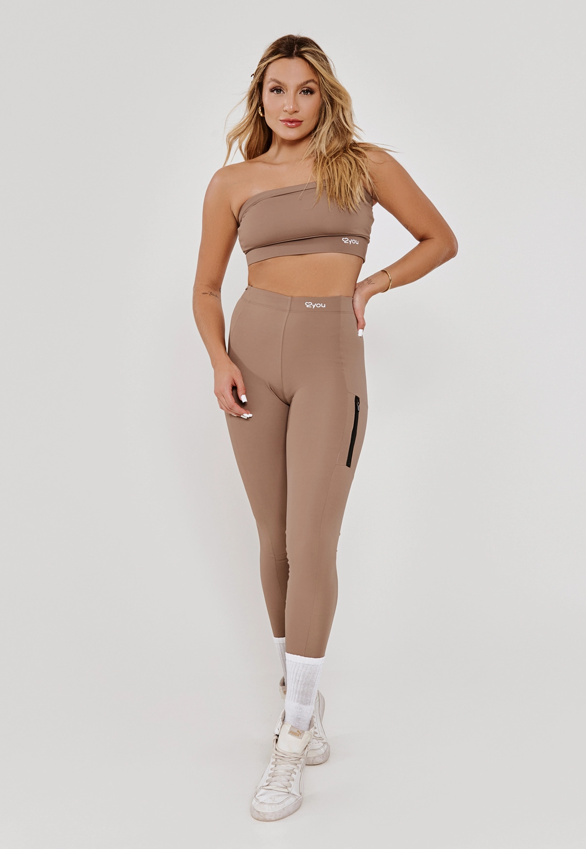 LEGGING BOLSO COM ZÍPER LATERAL NUTS- POLIAMIDA FIO DUPLO