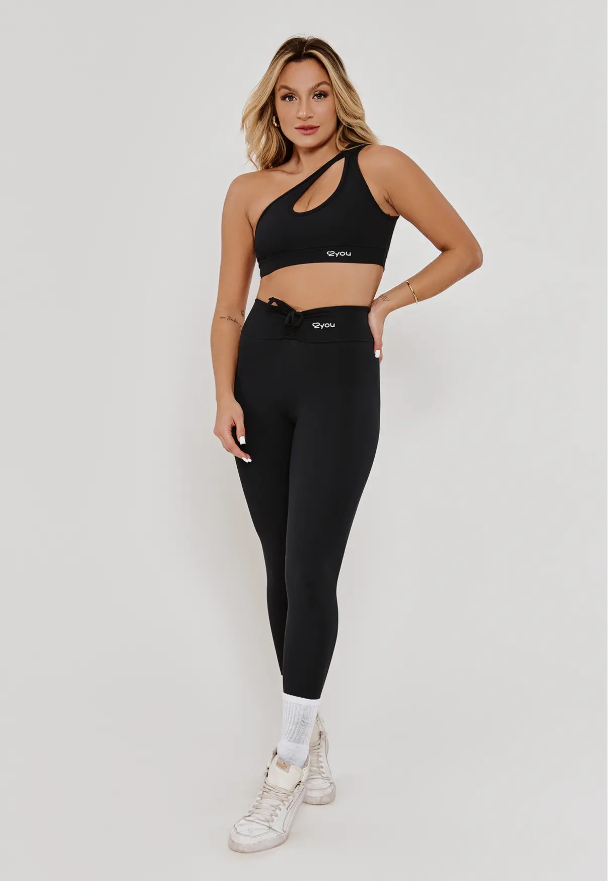 LEGGING CÓS FRANZIDO COM AMARRAÇÃO PRETO- POLIAMIDA FIO DUPLO
