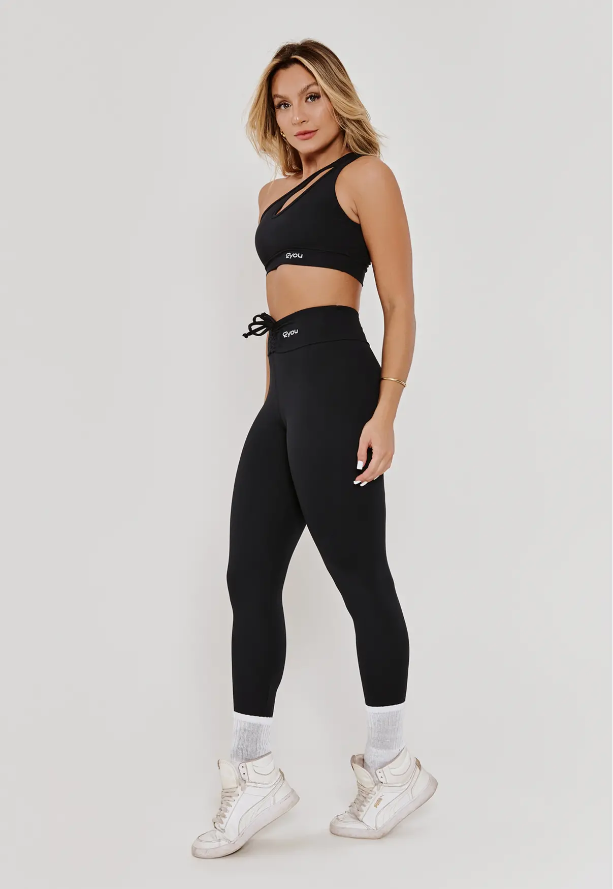 LEGGING CÓS FRANZIDO COM AMARRAÇÃO PRETO- POLIAMIDA FIO DUPLO