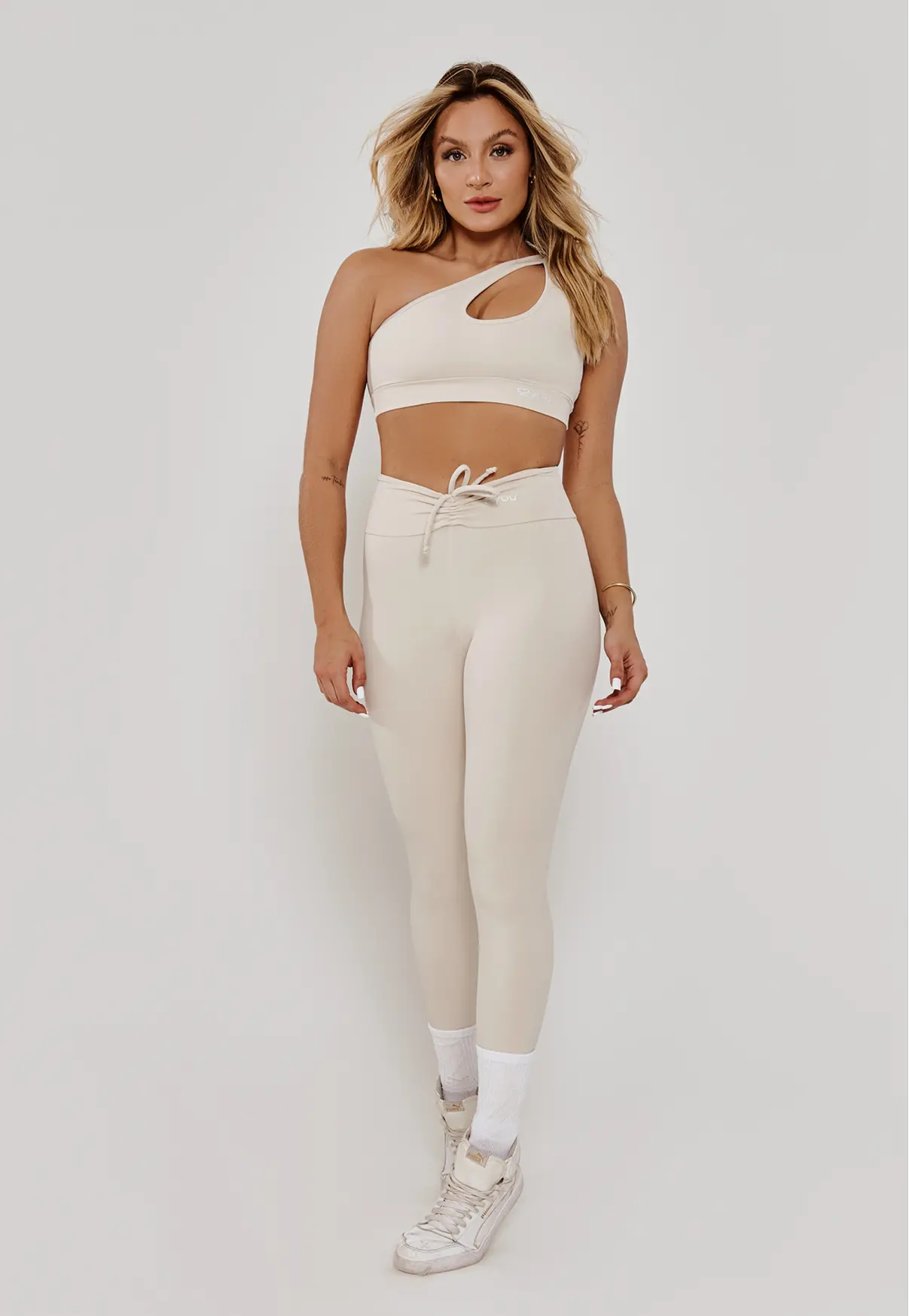 LEGGING CÓS FRANZIDO COM AMARRAÇÃO LUNA - POLIAMIDA FIO DUPLO