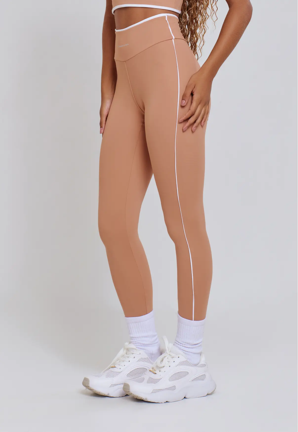 LEGGING BÁSICA COM VIVO NAS LATERAIS BORDA E CÓS POLIAMIDA MACHIATO