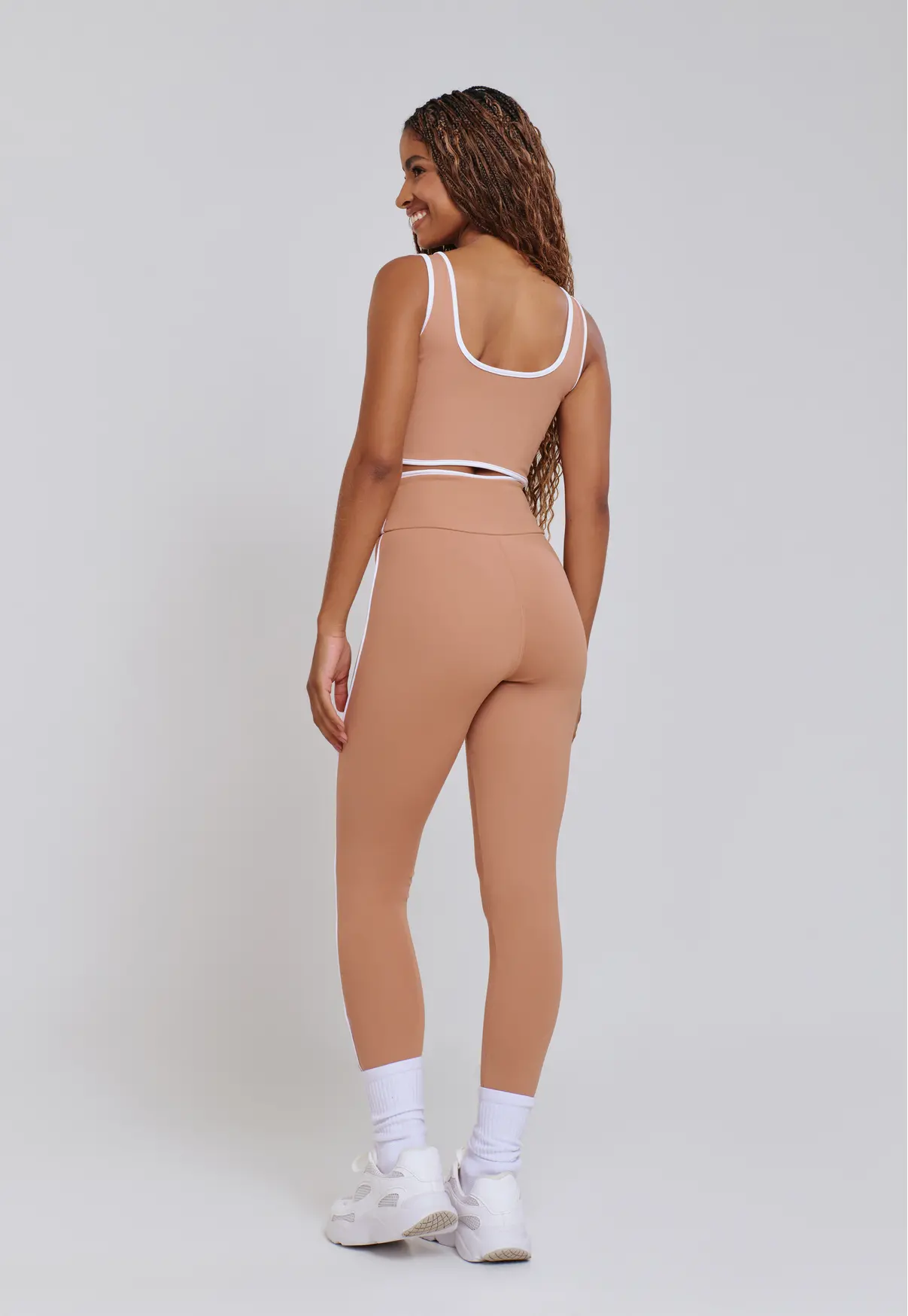 LEGGING BÁSICA COM VIVO NAS LATERAIS BORDA E CÓS POLIAMIDA MACHIATO