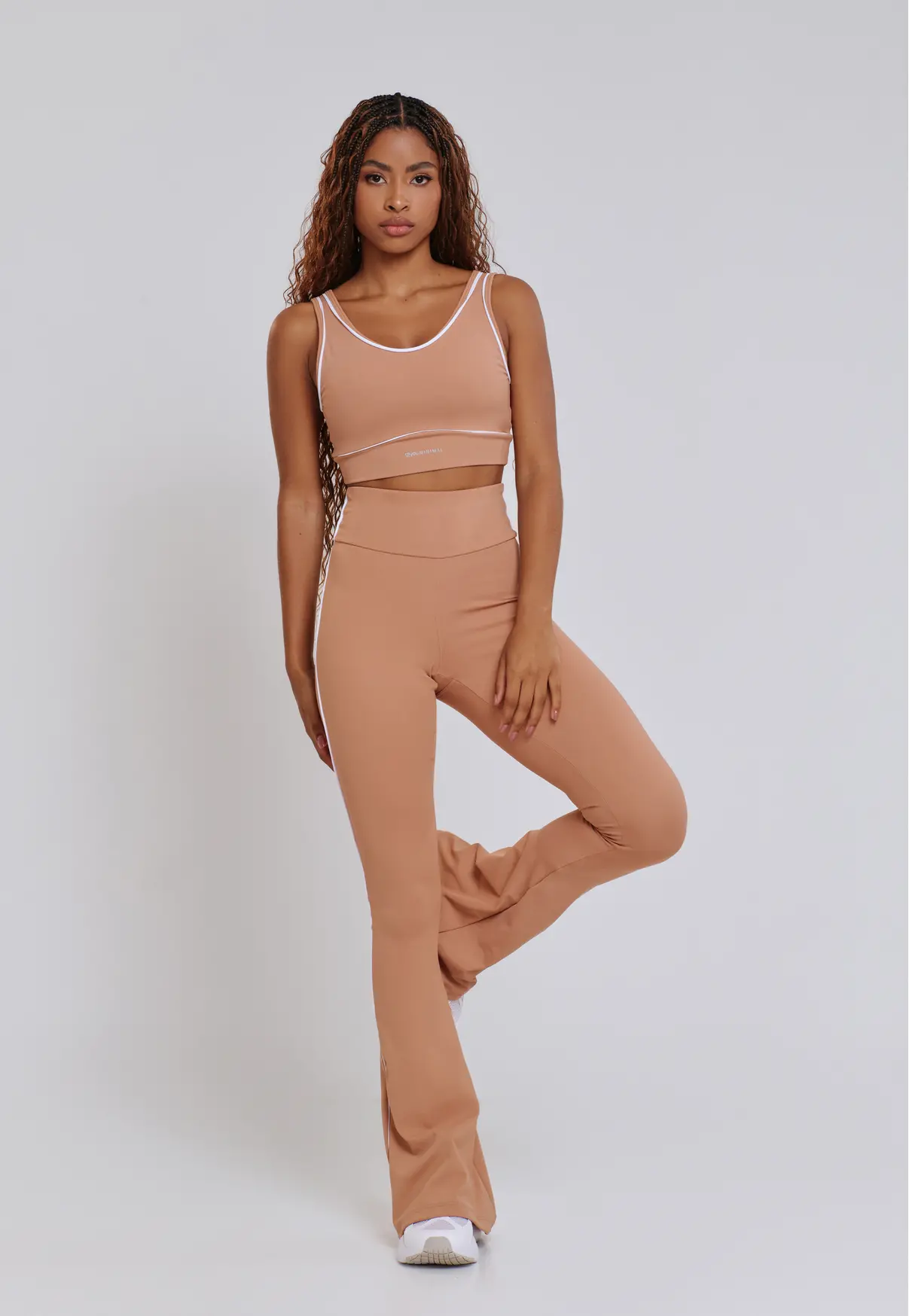 CALÇA FLARE VIVO NAS LATERAIS POLIAMIDA MACHIATO