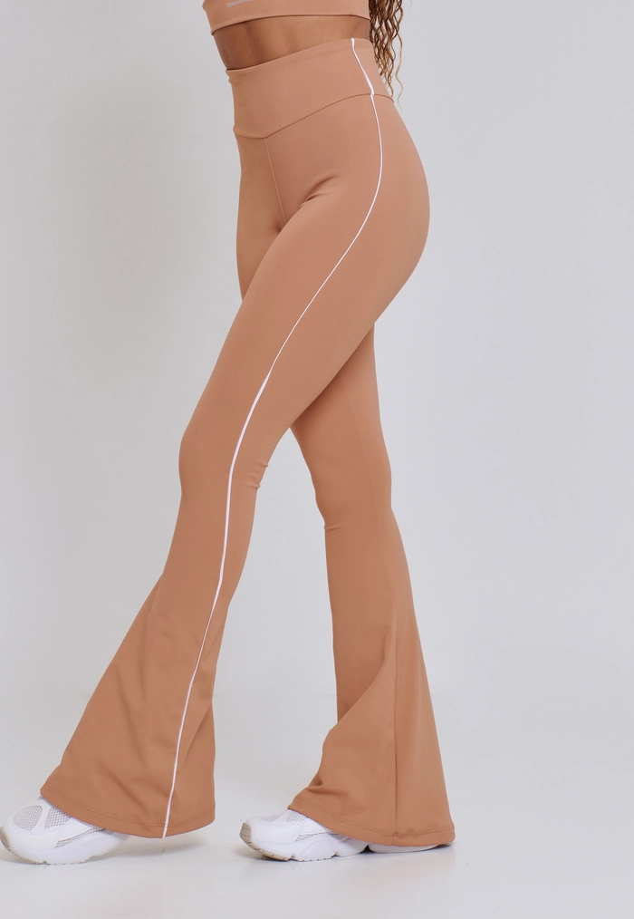 CALÇA FLARE VIVO NAS LATERAIS POLIAMIDA MACHIATO
